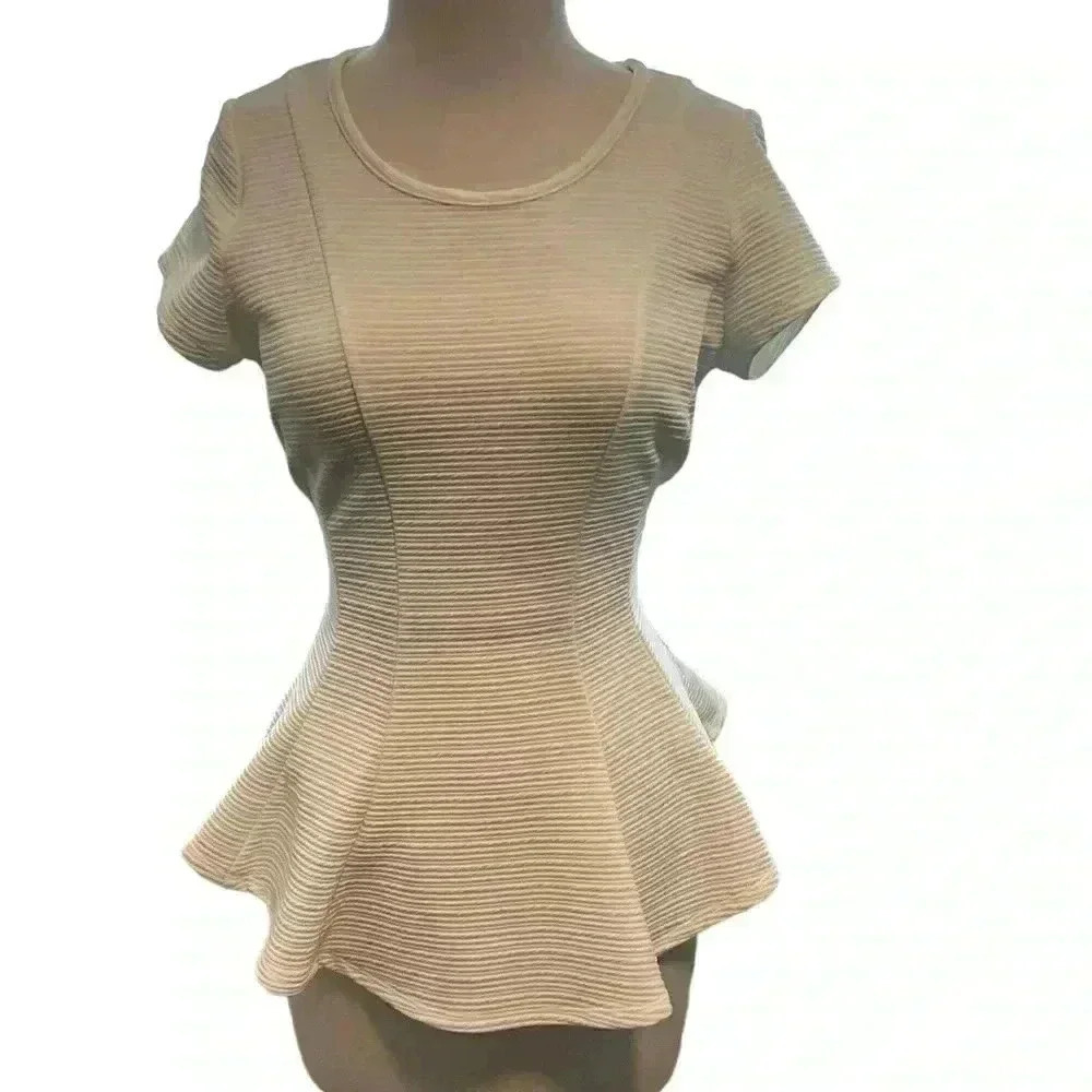 White textured peplum top size medium By & By
